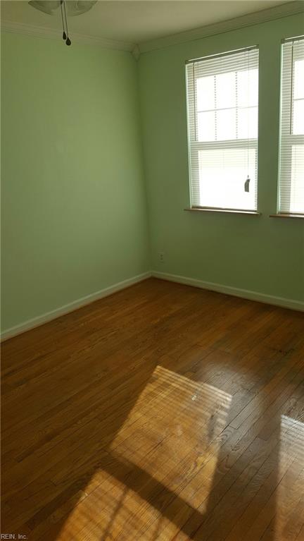 742 Washington Park Property Photo 8