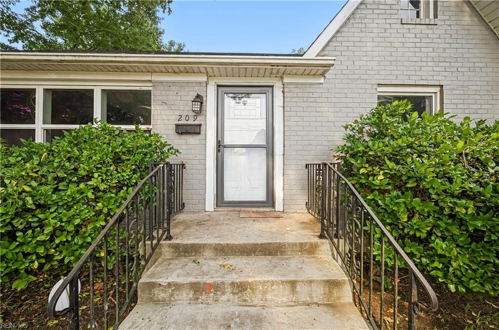 209 N Capital St Property Photo 4
