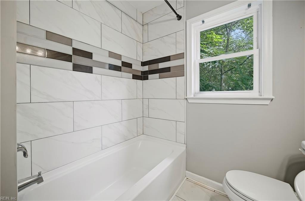 209 N Capital St Property Photo 16