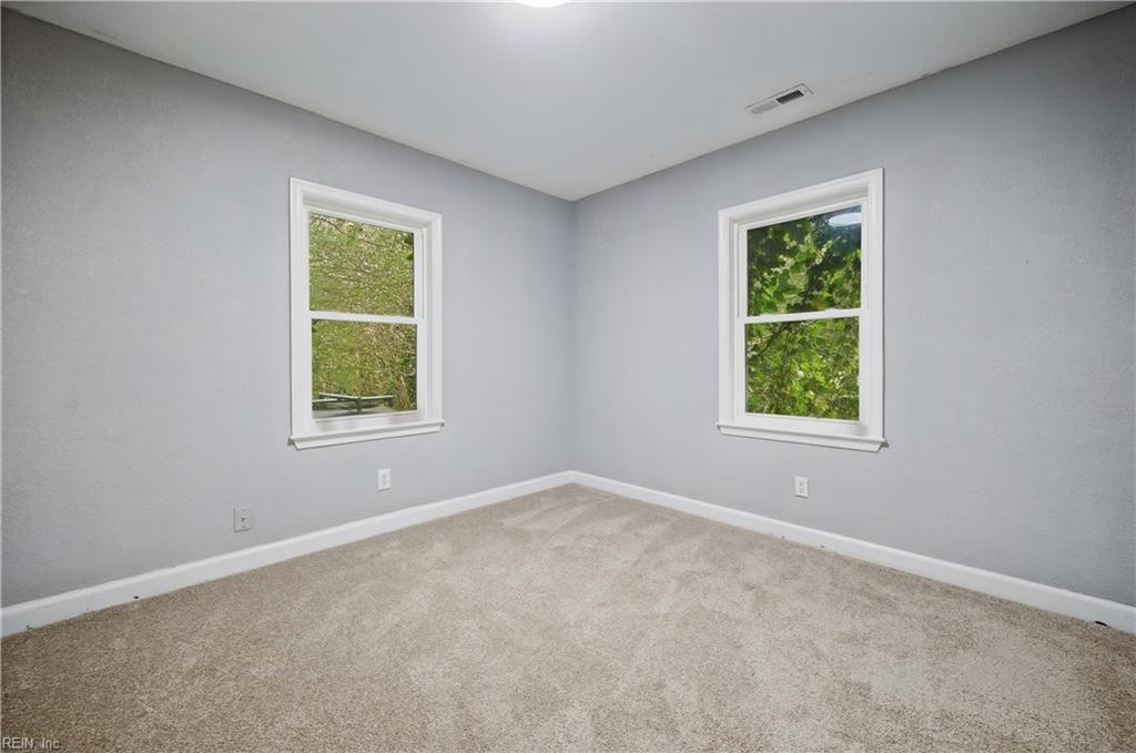 209 N Capital St Property Photo 17