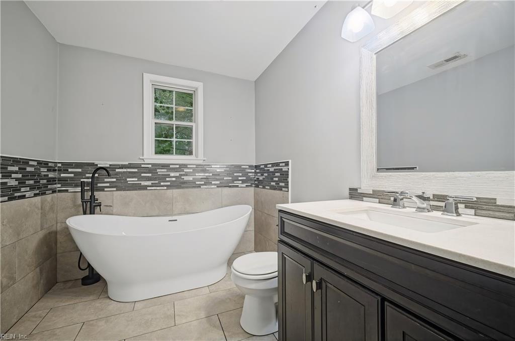 209 N Capital St Property Photo 19