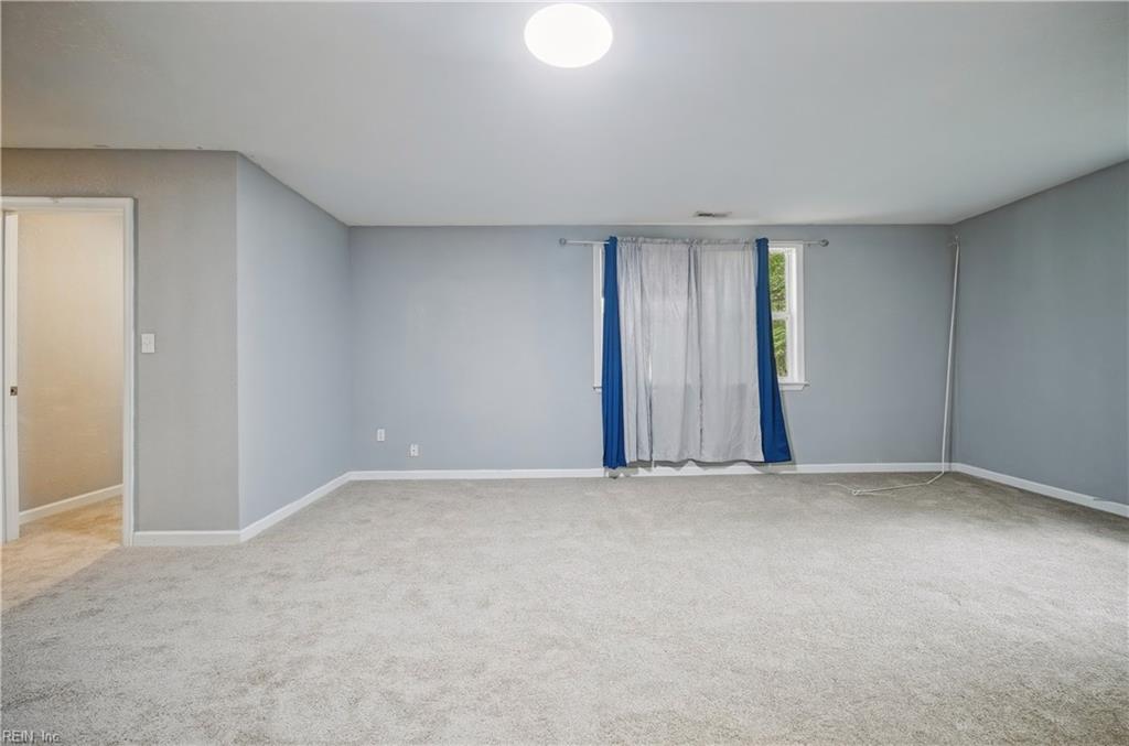 209 N Capital St Property Photo 23