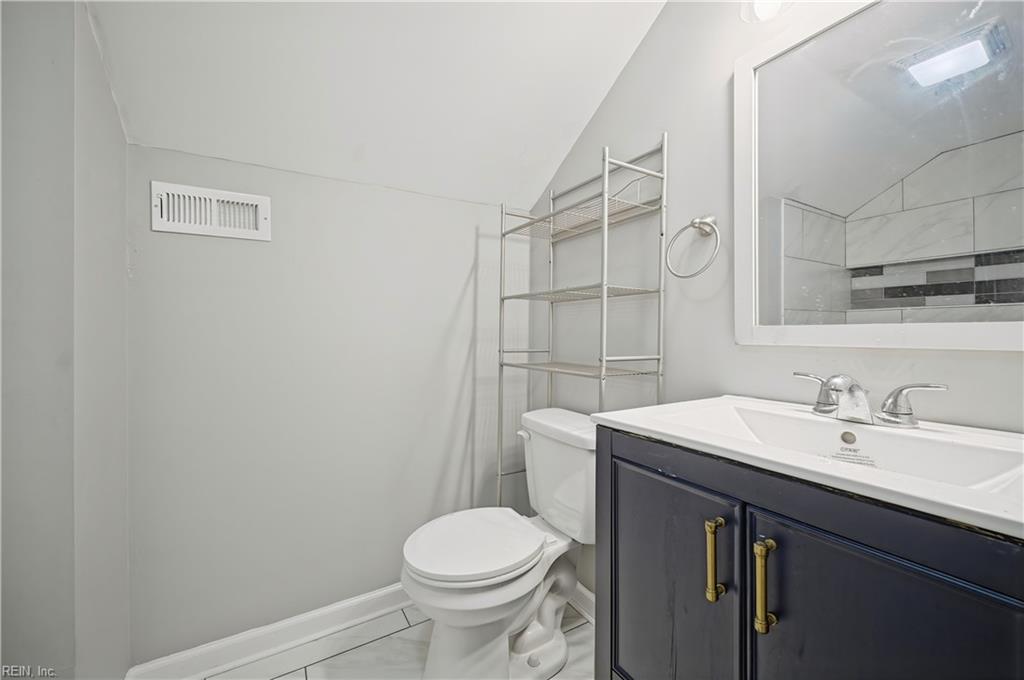 209 N Capital St Property Photo 26