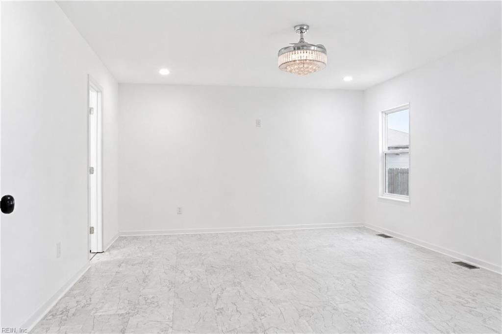 845 N King St Property Photo 16