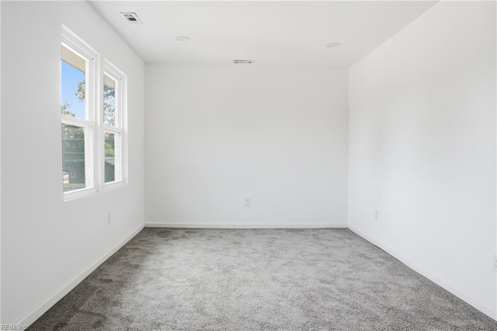 845 N King St Property Photo 24