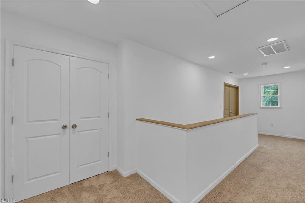 502 Center Ave Property Photo 27