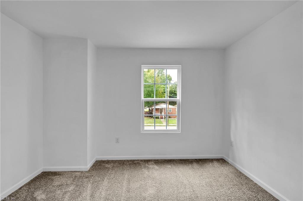 502 Center Ave Property Photo 33