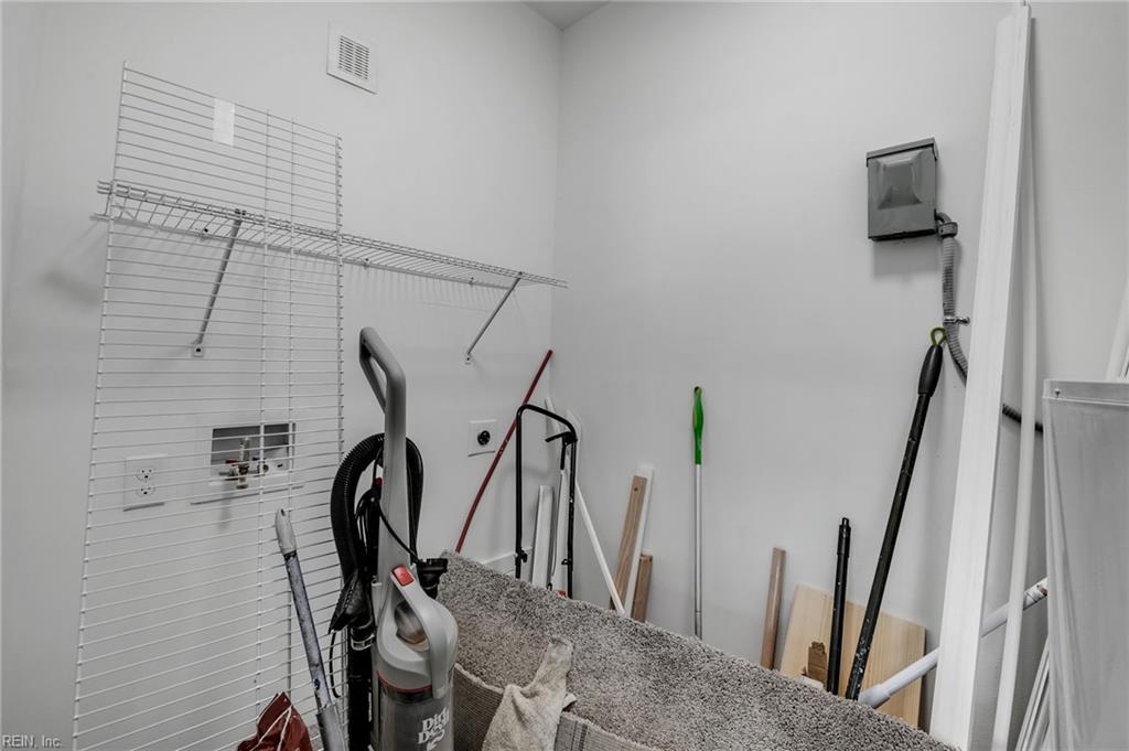 502 Center Ave Property Photo 41
