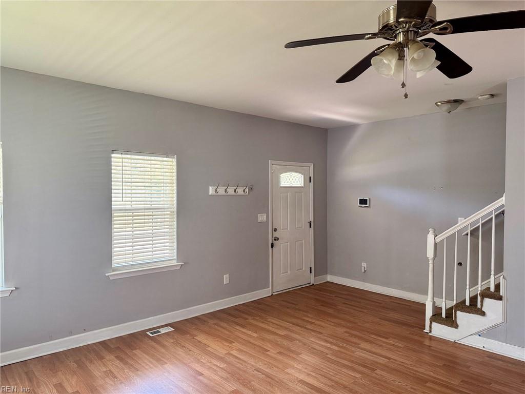 2513 Carona Ave Property Photo 3