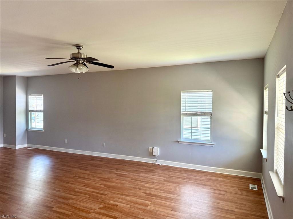 2513 Carona Ave Property Photo 4