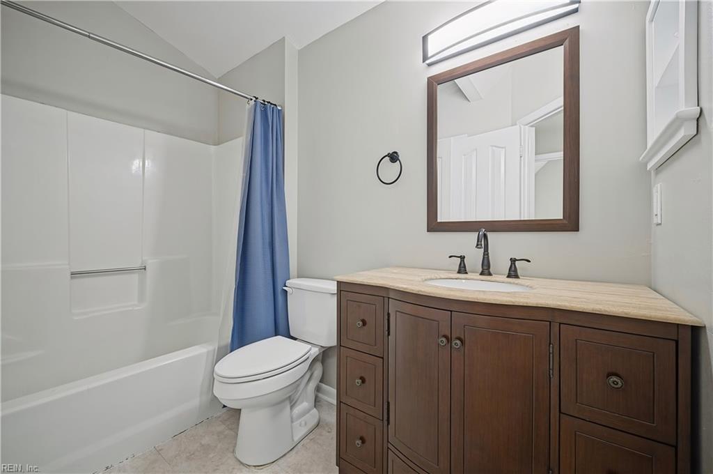 449 E Lake Cir Property Photo 9