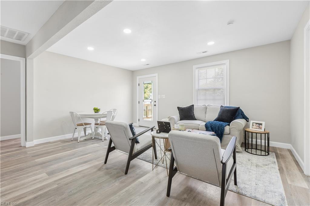 988 15th Street Property Photo 3