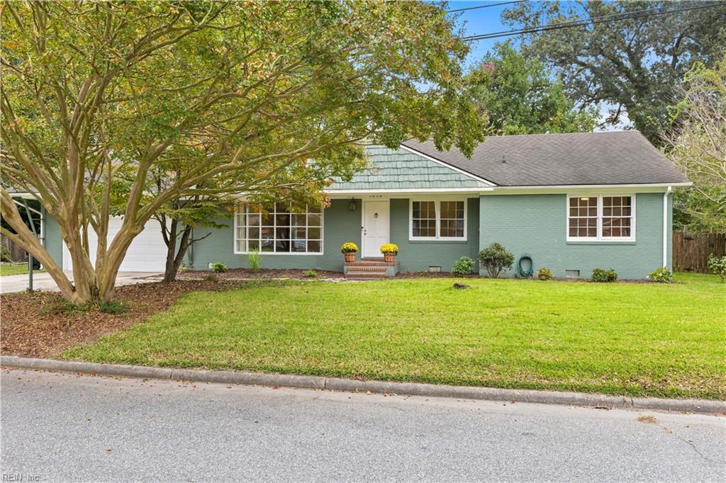 1610 Crescent Dr Property Photo 1