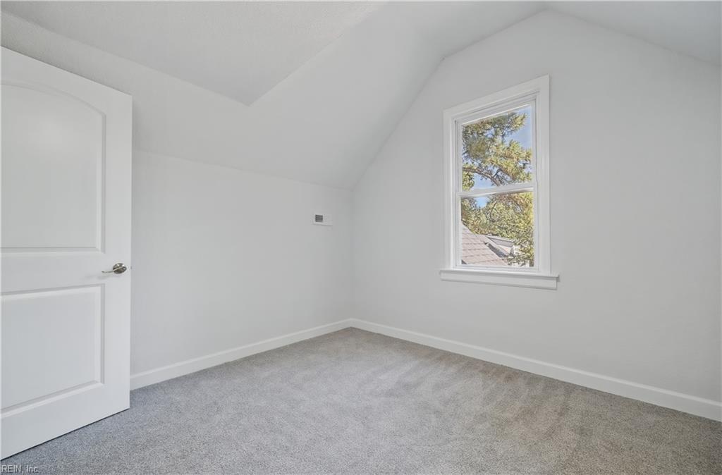 311 Hollywood Ave Property Photo 28