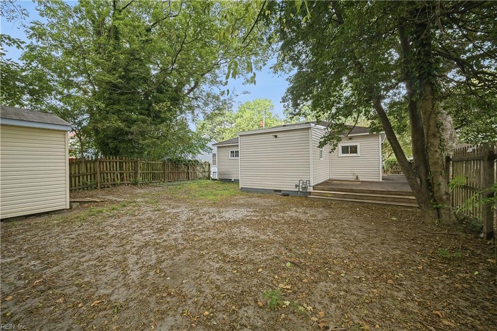 1531 W 41st St Property Photo 43