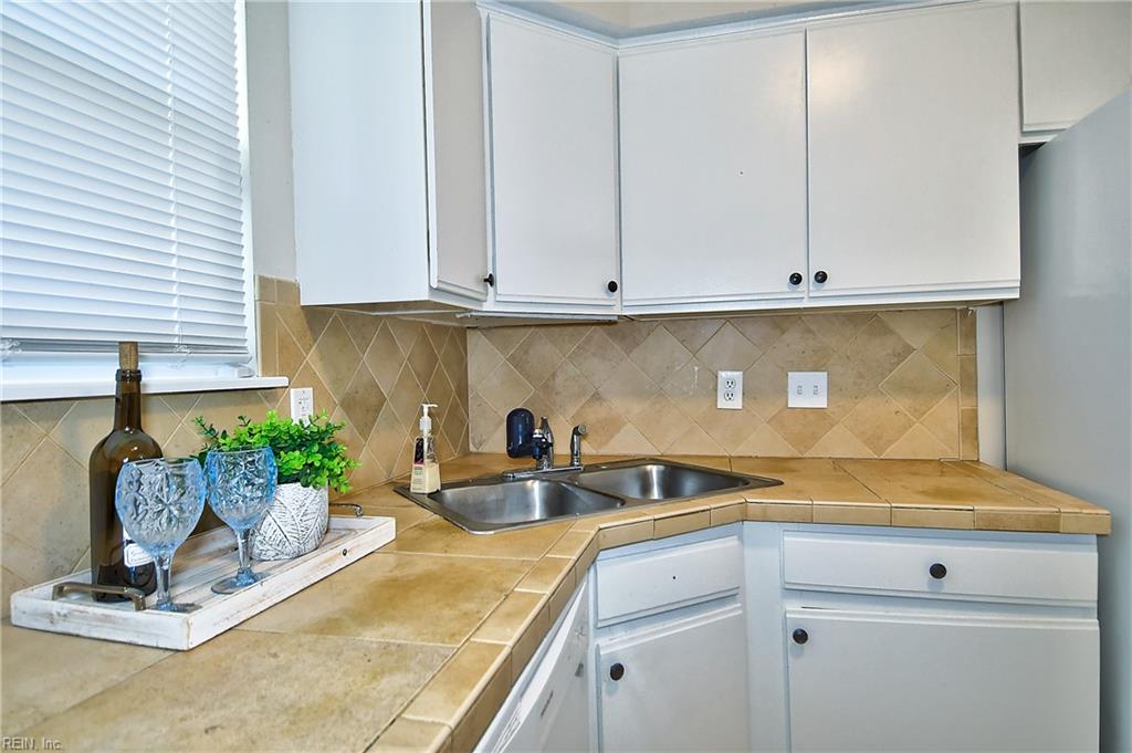 1512 Eagleton Ln Property Photo 17