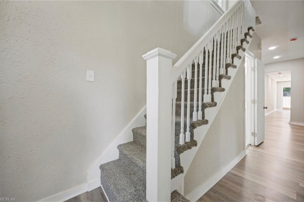 722 Rolfe St Property Photo 4