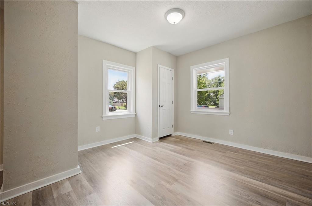 722 Rolfe St Property Photo 6