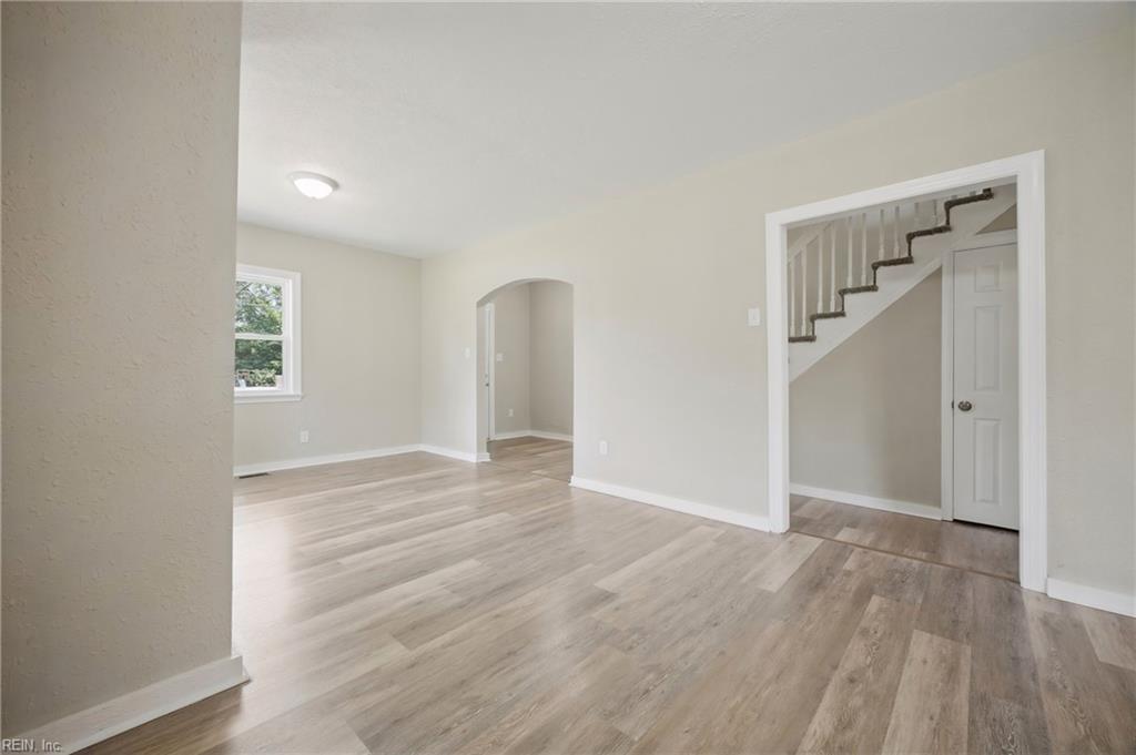 722 Rolfe St Property Photo 10