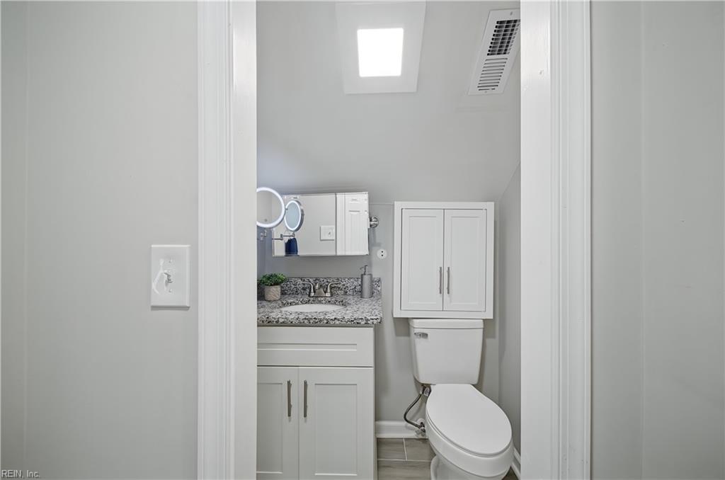 2400 Amie Dr Property Photo 29