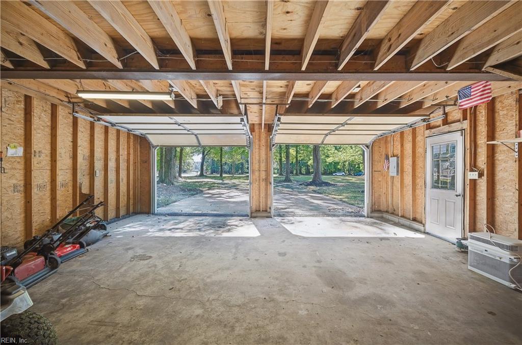 2400 Amie Dr Property Photo 36