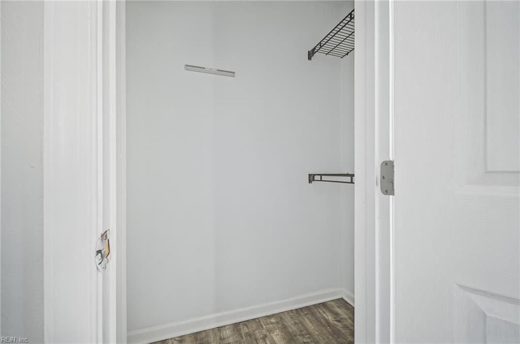 1561 Jameson Dr Property Photo 20
