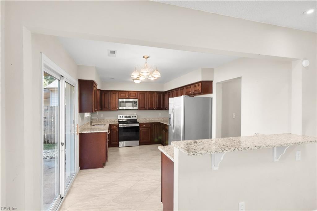 1717 Rueger St Property Photo 13