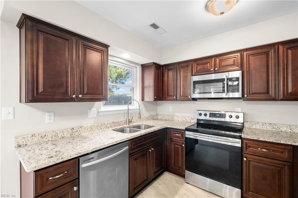 1717 Rueger St Property Photo 15