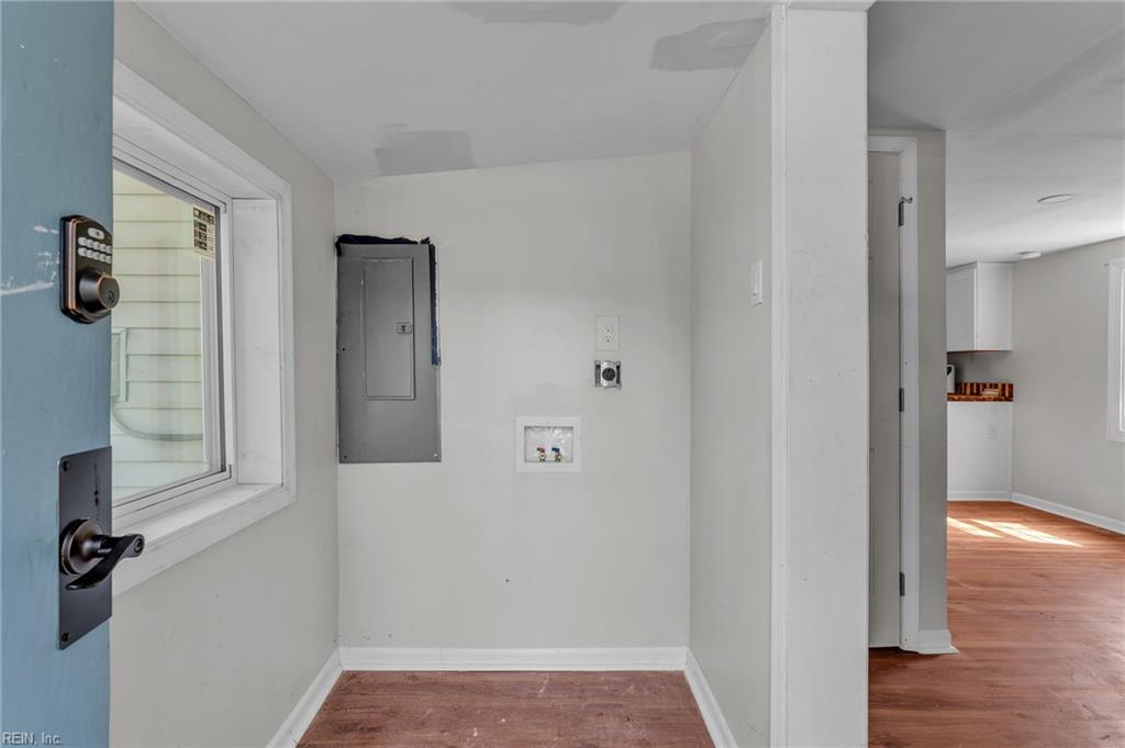 320 Mary St Property Photo 6