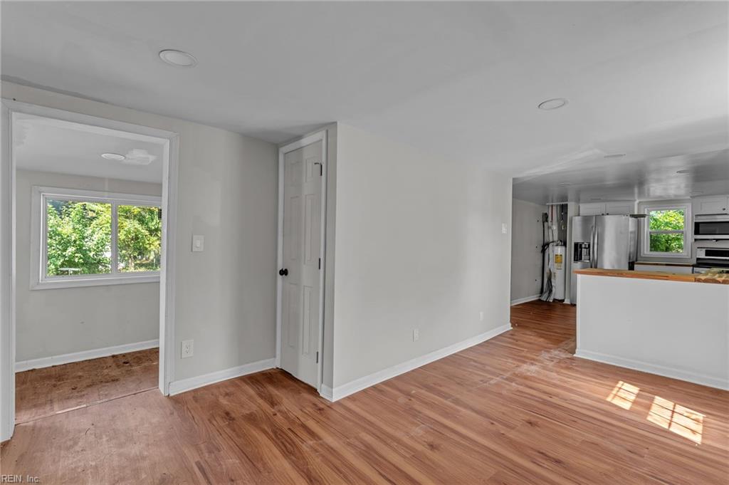 320 Mary St Property Photo 9