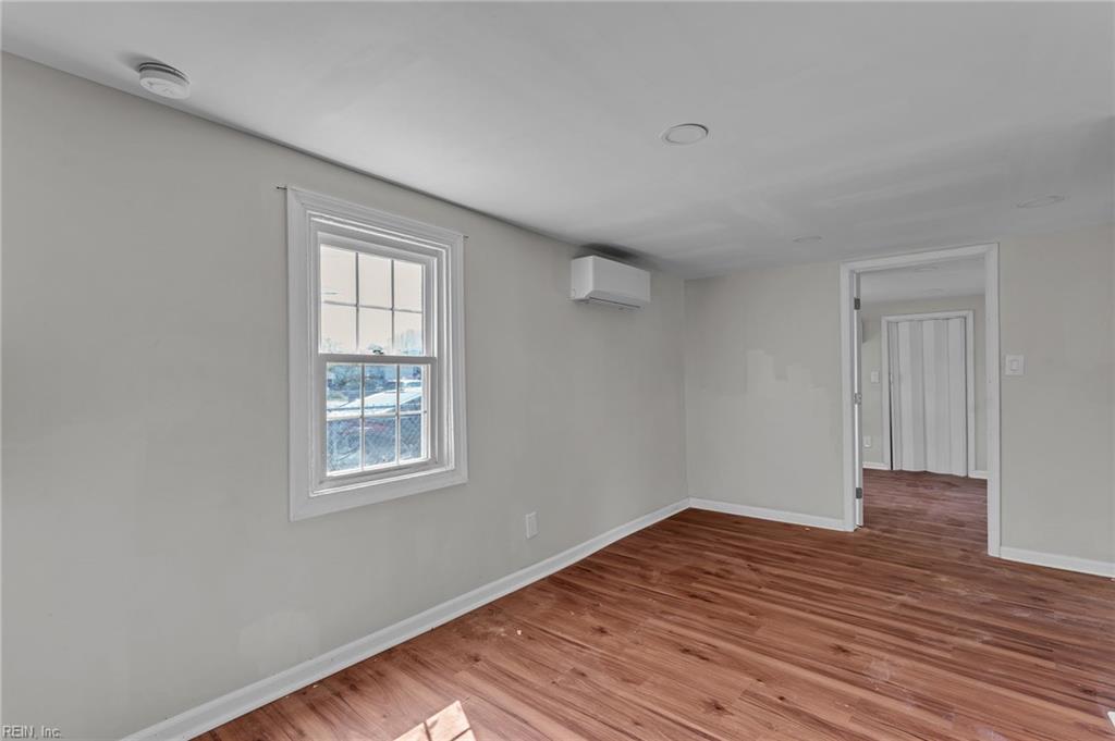 320 Mary St Property Photo 10
