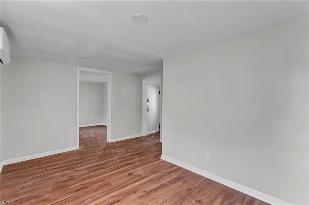 320 Mary St Property Photo 11