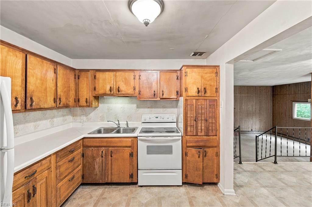 820 Deary Ln Property Photo 7