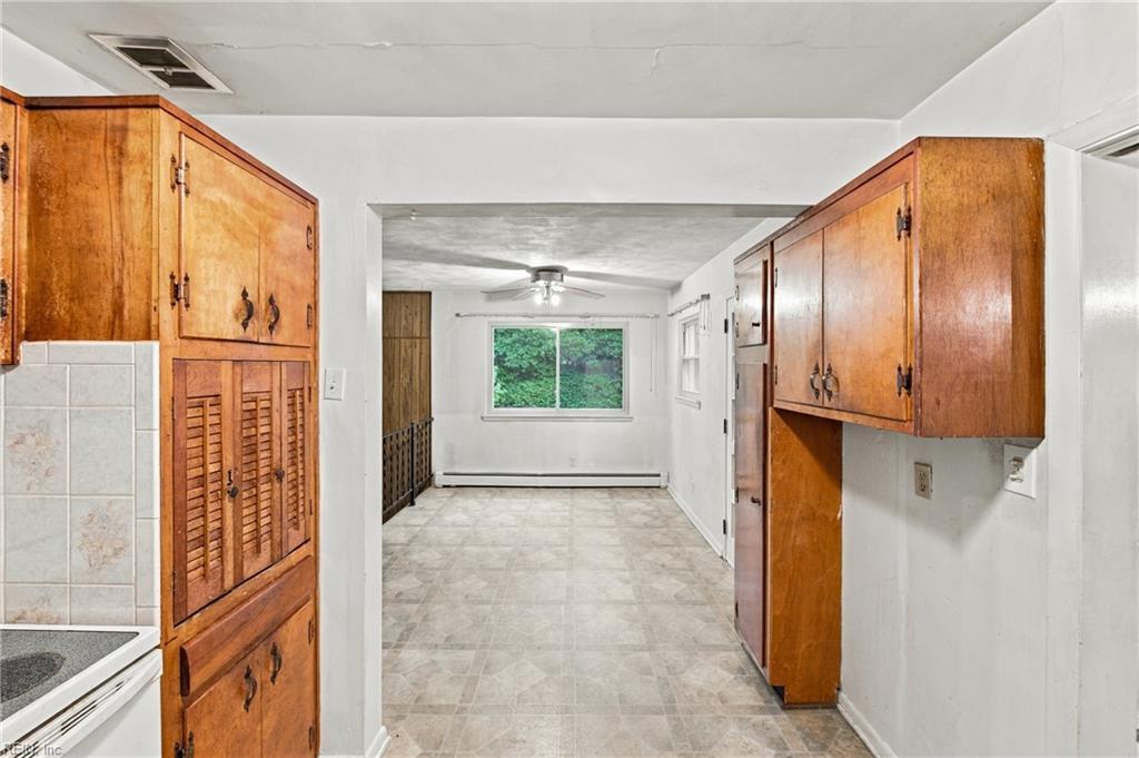 820 Deary Ln Property Photo 10