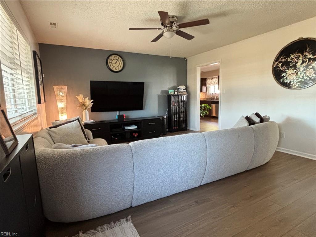 3000 Magic Hollow Blvd Property Photo 3