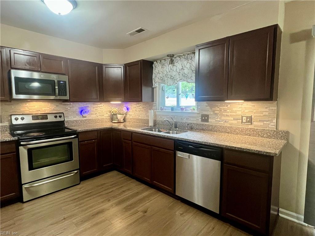 3000 Magic Hollow Blvd Property Photo 6