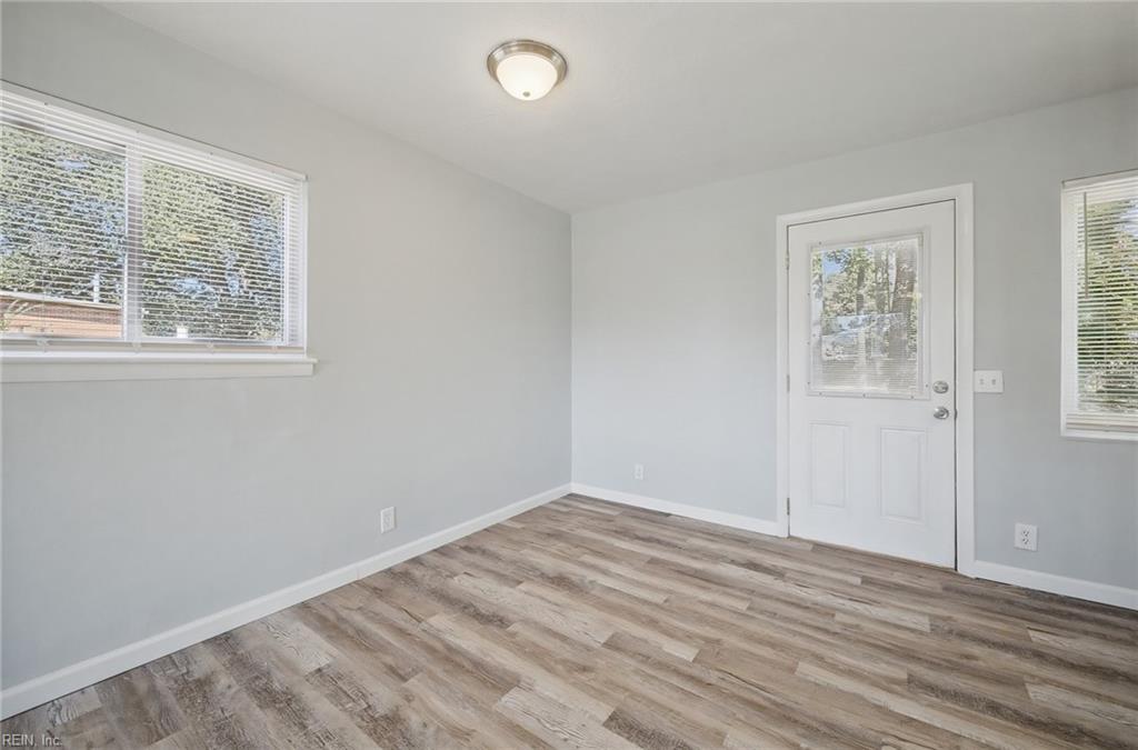 954 Dovercourt Rd Property Photo 9