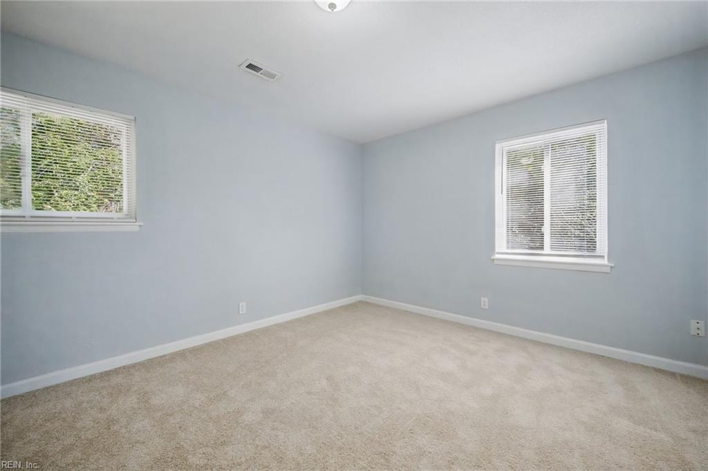 954 Dovercourt Rd Property Photo 17