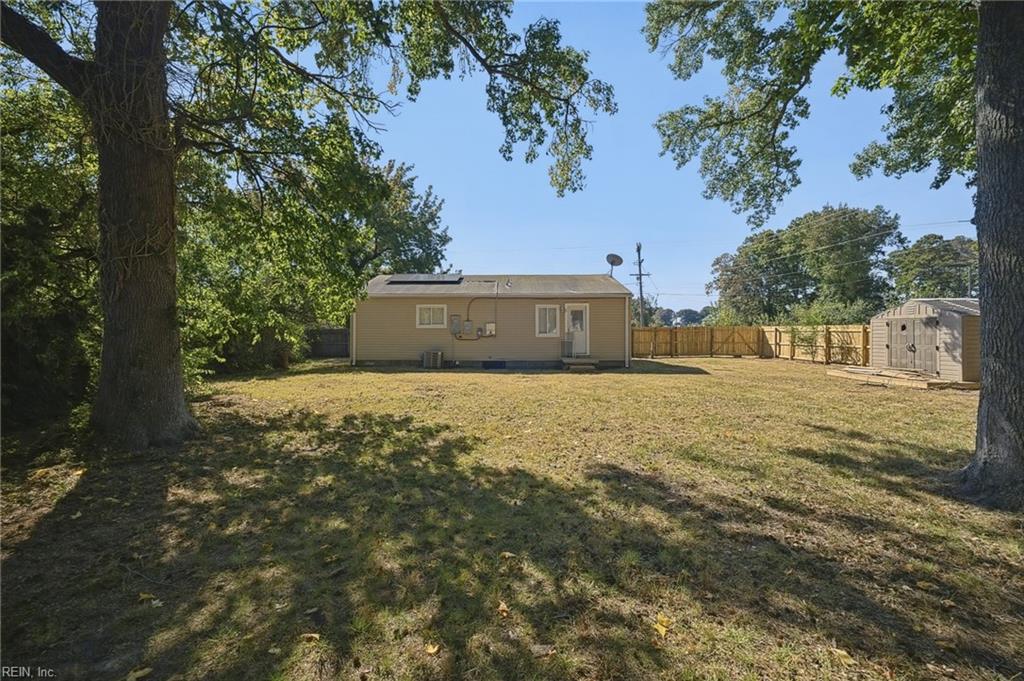 954 Dovercourt Rd Property Photo 28
