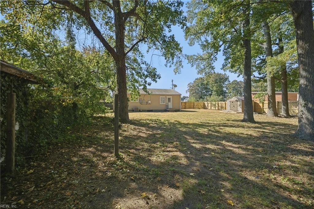 954 Dovercourt Rd Property Photo 29