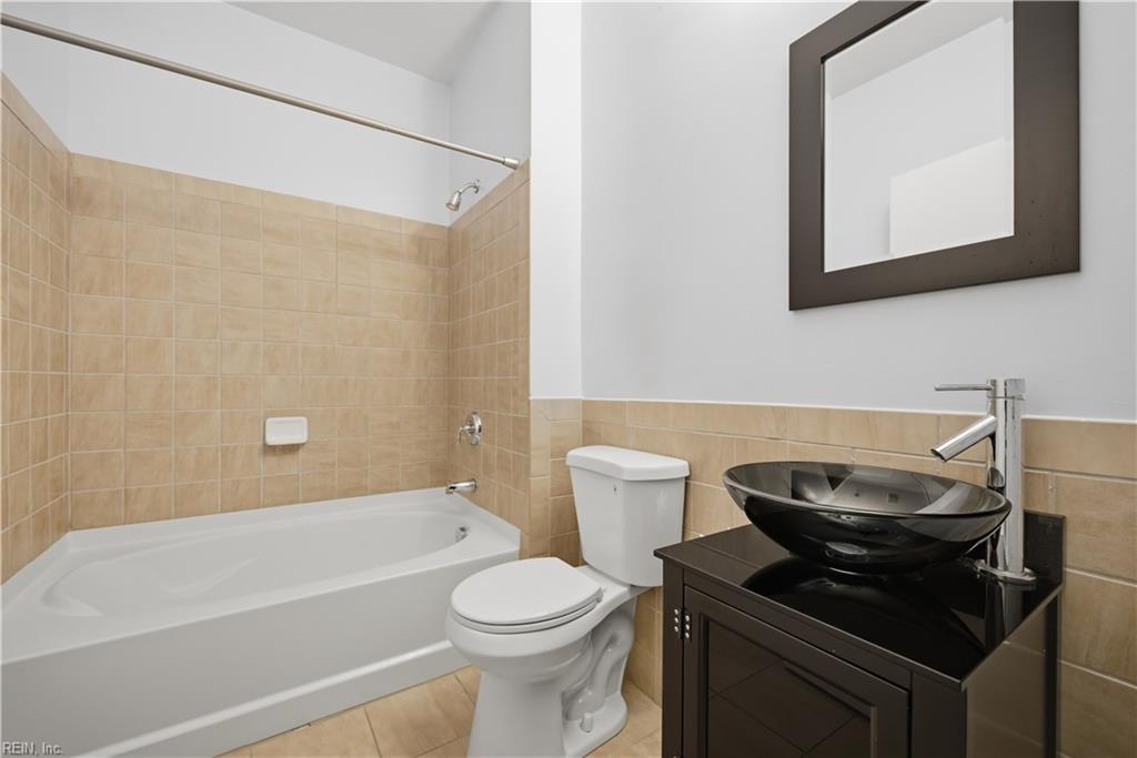 415 Saint Paul's Blvd Property Photo 2