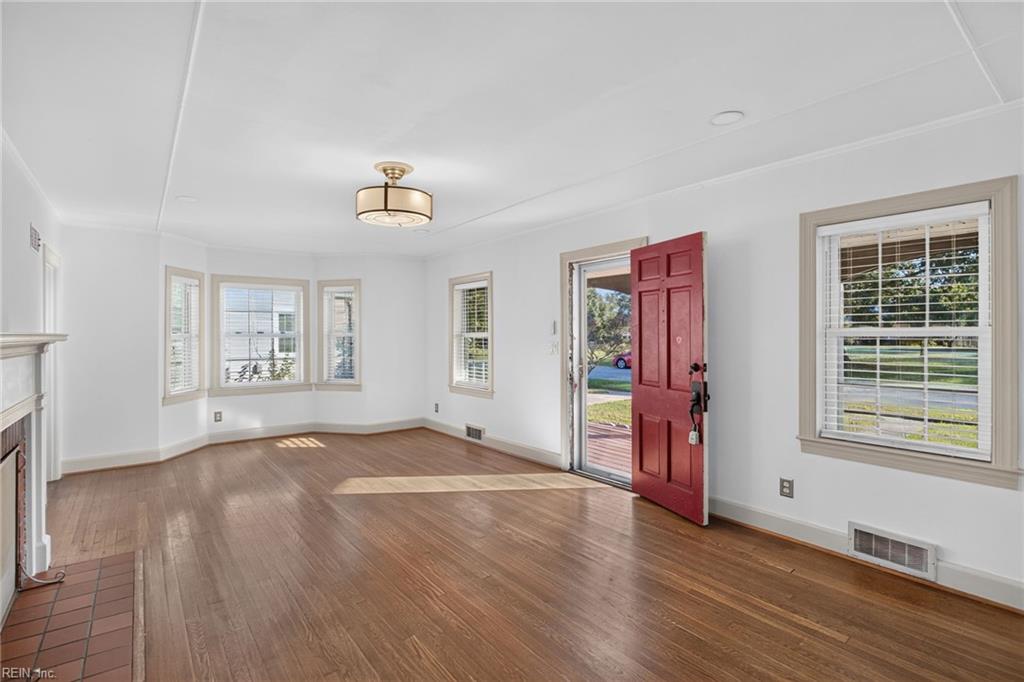130 Braddock Rd Property Photo 2