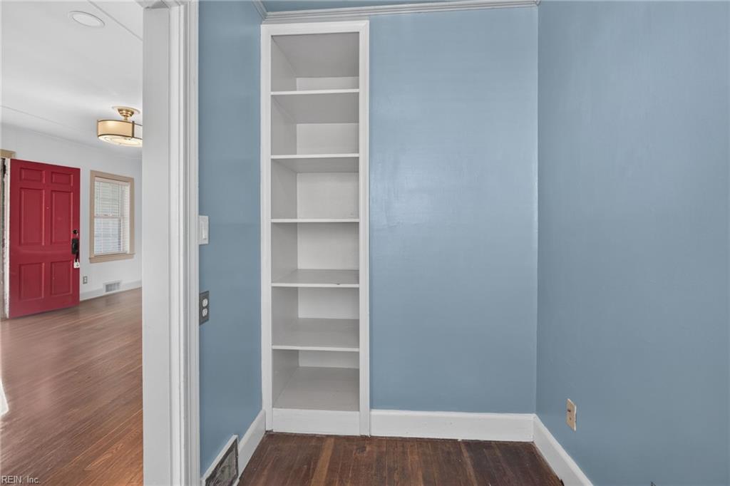 130 Braddock Rd Property Photo 4