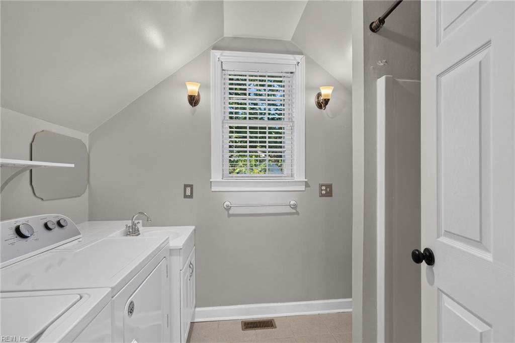 130 Braddock Rd Property Photo 10