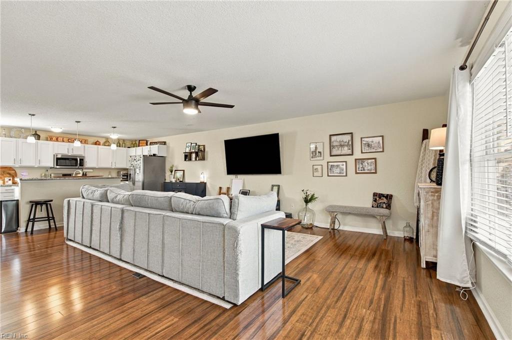 5805 Miss Coral Ct Property Photo 3