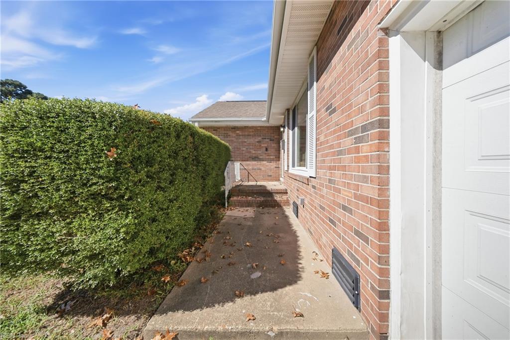 4 Bramston Dr Property Photo 3
