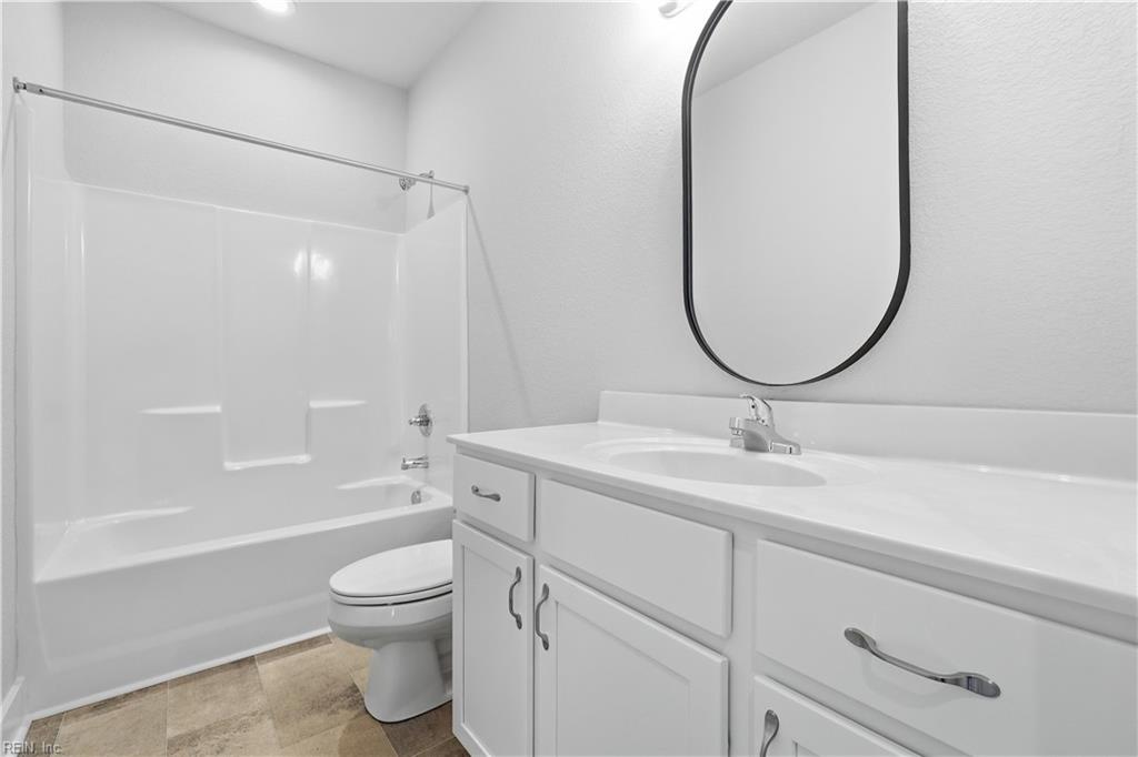 1124 Erin Dr Property Photo 32