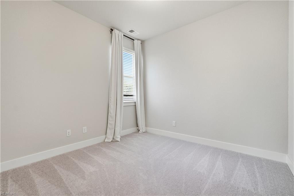 1124 Erin Dr Property Photo 33