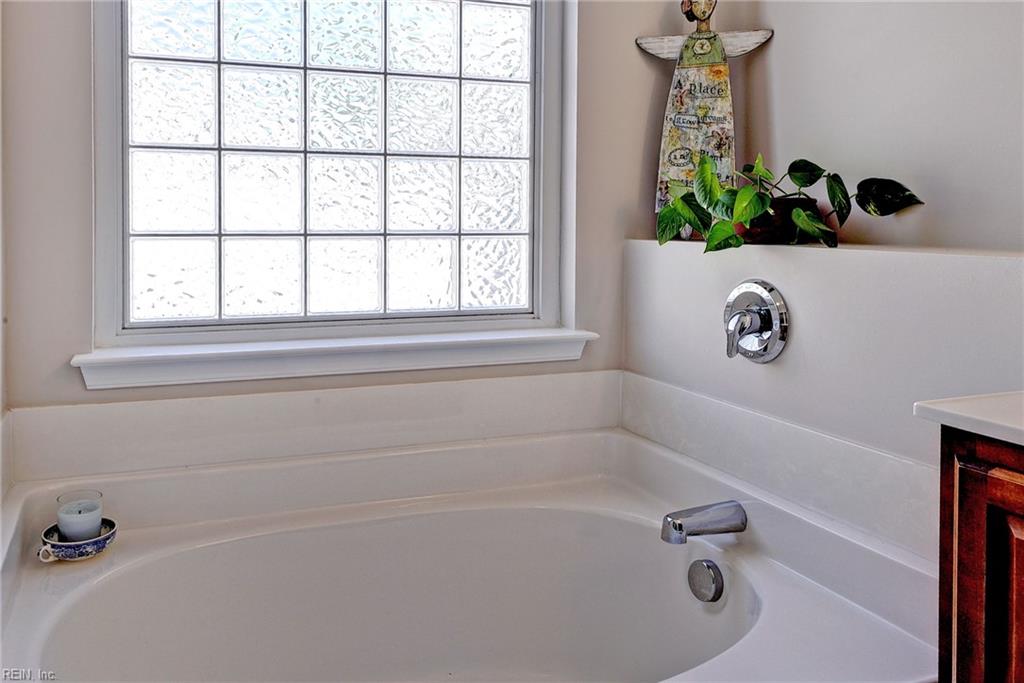 4504 Beacon Hill Dr Property Photo 22