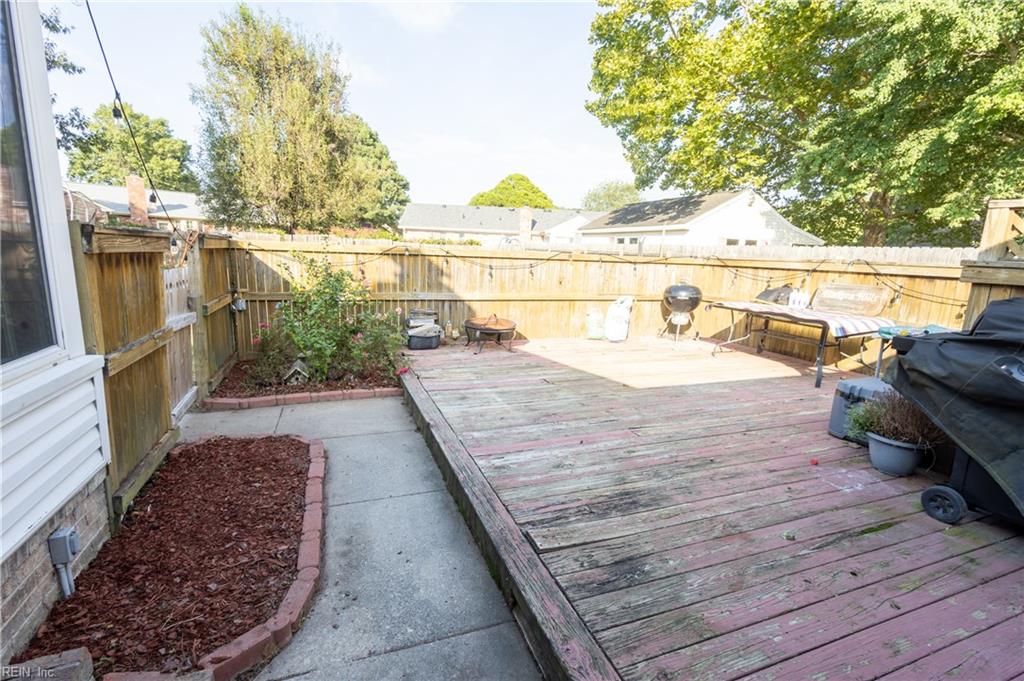 4224 Radcliffe Ln Property Photo 32